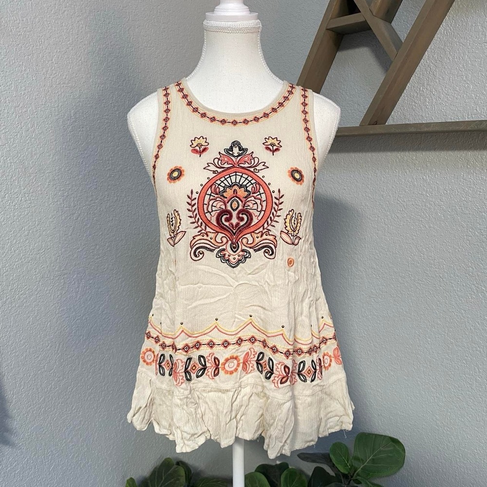COCO + JAIMESON CREME EMBROIDERED SLEEVELESS TANK TOP BLOUSE FLORAL PAISLEY